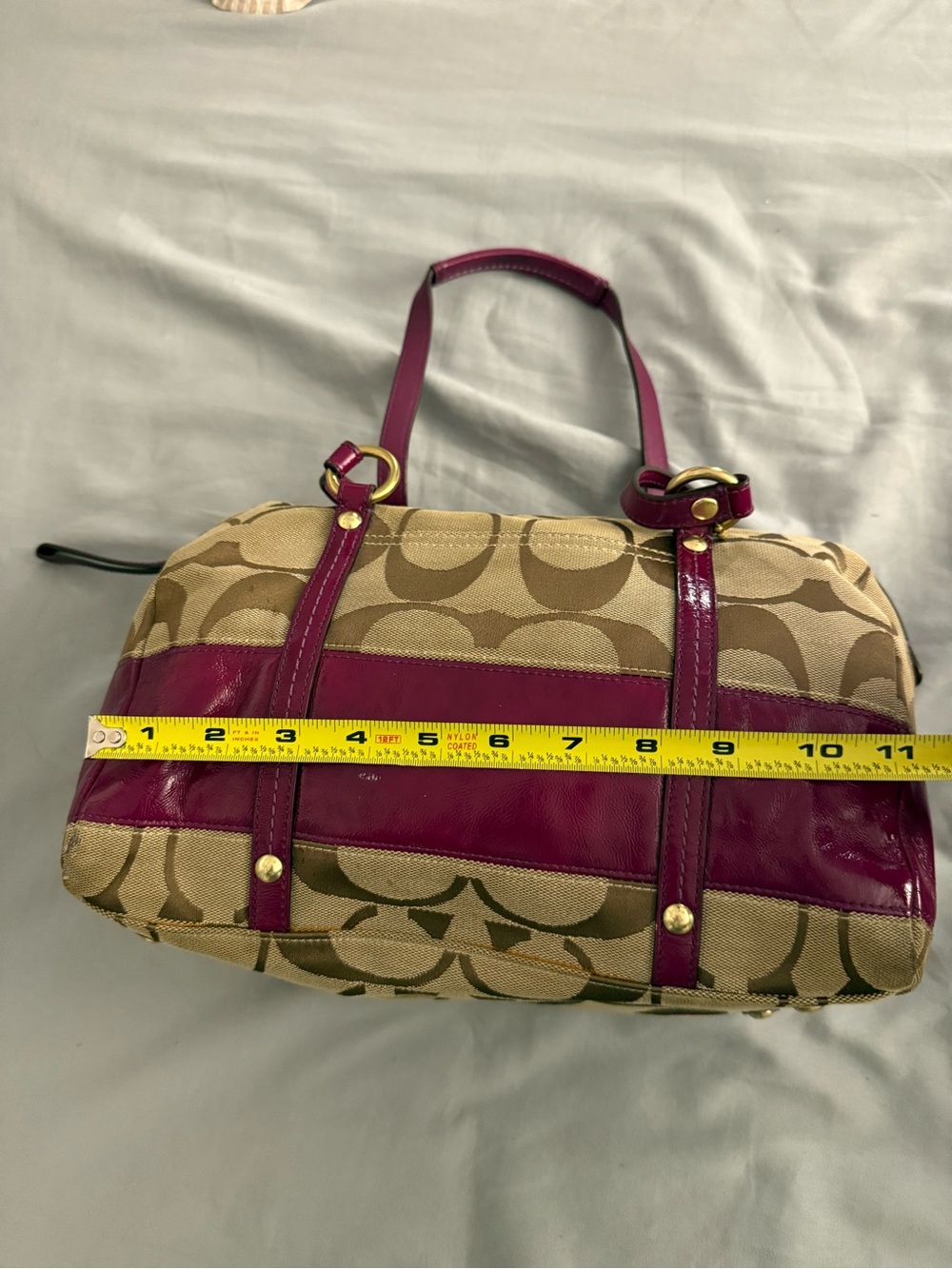 Coach Beige Shoulder Bag with Plum Interior with matching wallet - Picture 8 of 15